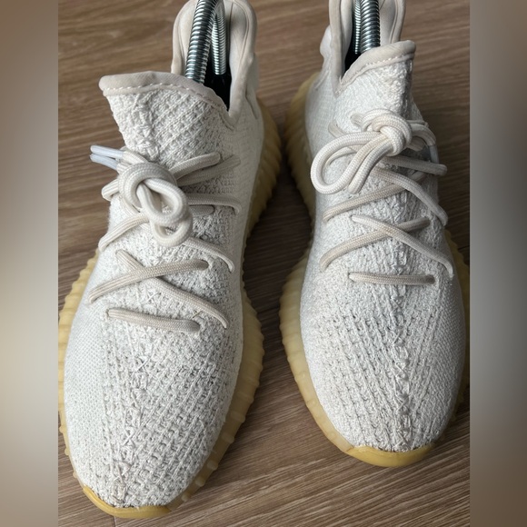 Adidas Yezzy Boost 350 V2 Low Cream White / Triple White Size 7.5 - Picture 3 of 8